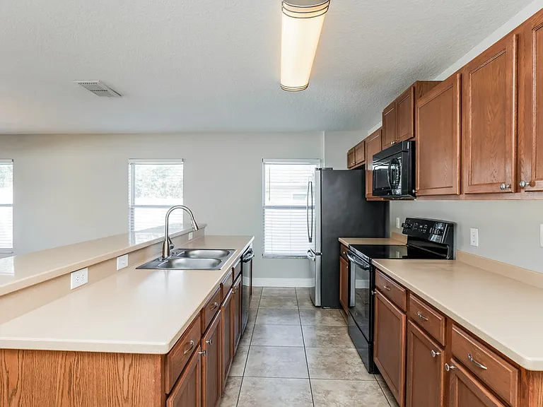 4505 Barbados Loop — Photo 7