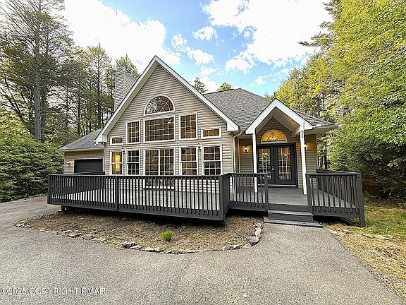 2nd image of 15 Shakespeare Cir