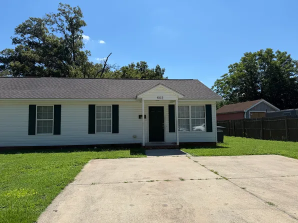 602 Winston Cir, Selma, NC 27576