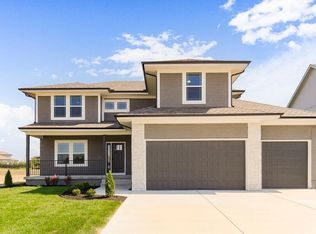 12807 S Foxborough Ct, Lake Lotawana, MO 64086