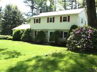 6 Pine Hill Bnd, Ballston Lake, NY 12019
