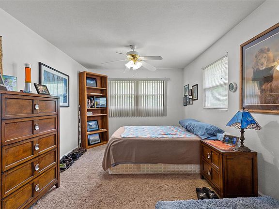 2nd image of 612 Oakwood Ave