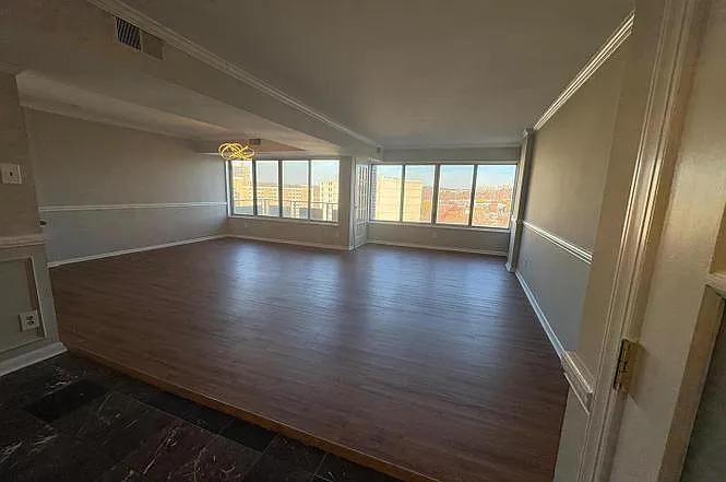 3 bed, 1310 sqft, $3,500 — Photo 2