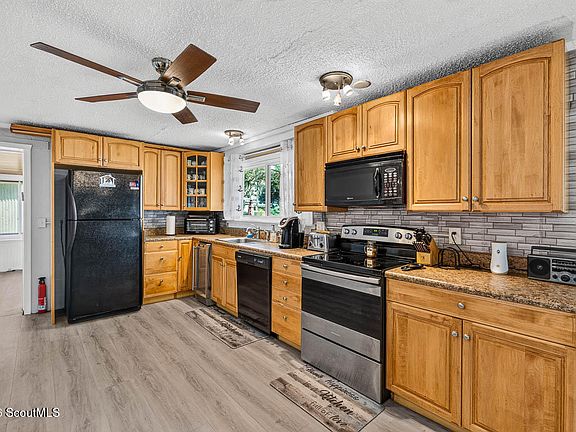 4th image of 1291 River St NE