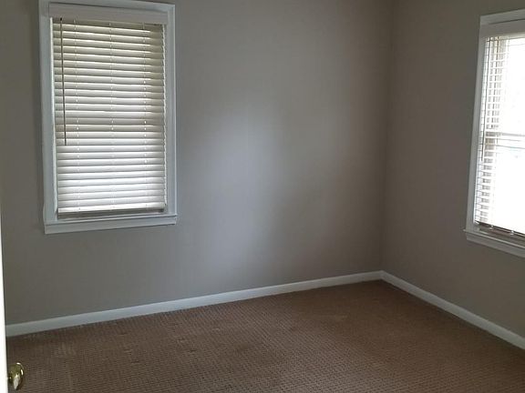 5th image of 329 Baker St Unit 1