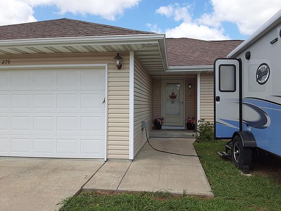 5th image of 279 Maplewood Dr