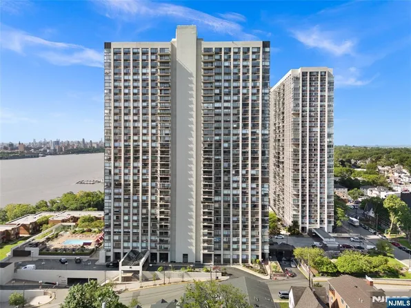 200 Old Palisade Rd APT 21J, Fort Lee, NJ 07024