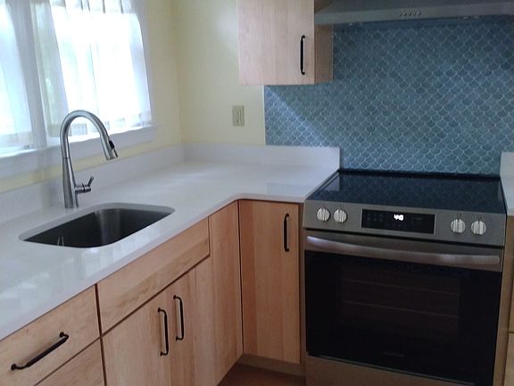 3rd image of 14 Walnut Hill Rd