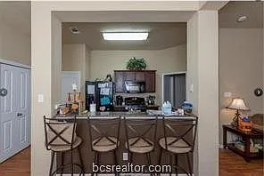3 bed, 1184 sqft, $1,950 — Photo 2