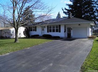 7 Lawrence Ave, Corfu, NY 14036