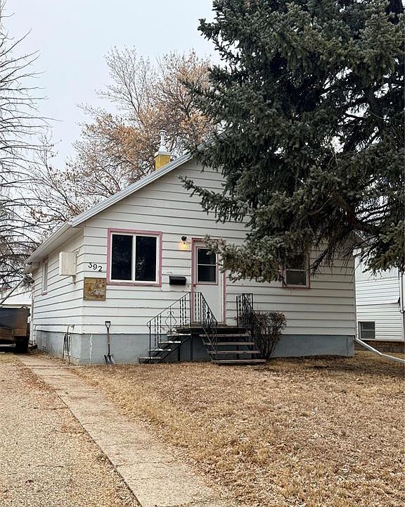 1st image of 392 9th AVENUE NW
