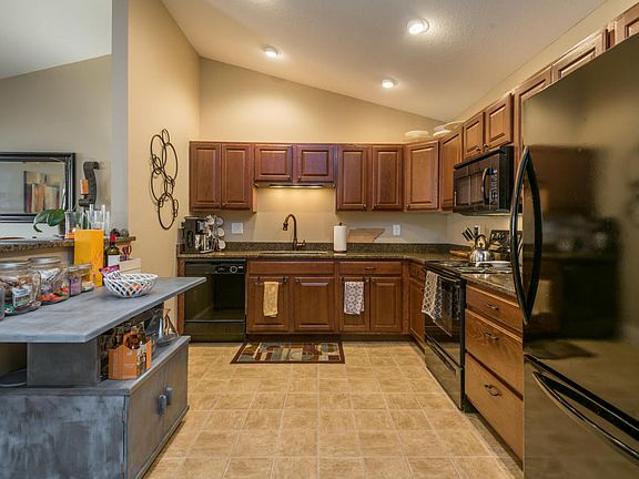 5th image of 5801 Metropolitan Way