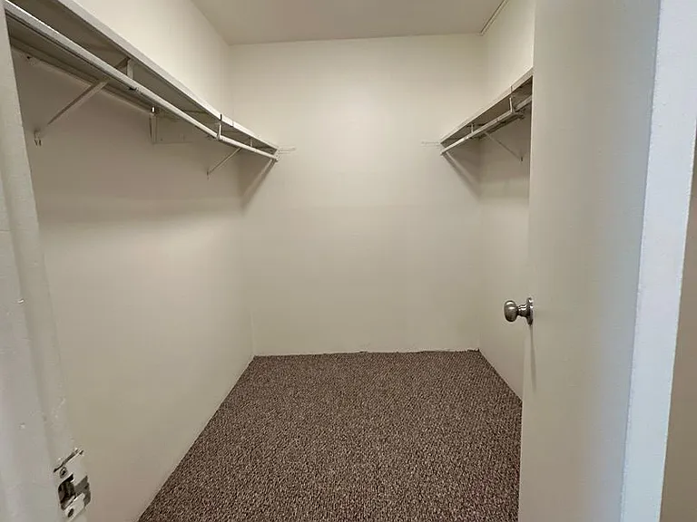 University Park Apartments near Cornell University — Photo 107