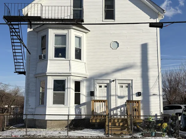 453 Pond St Floor 1, Woonsocket, RI 02895