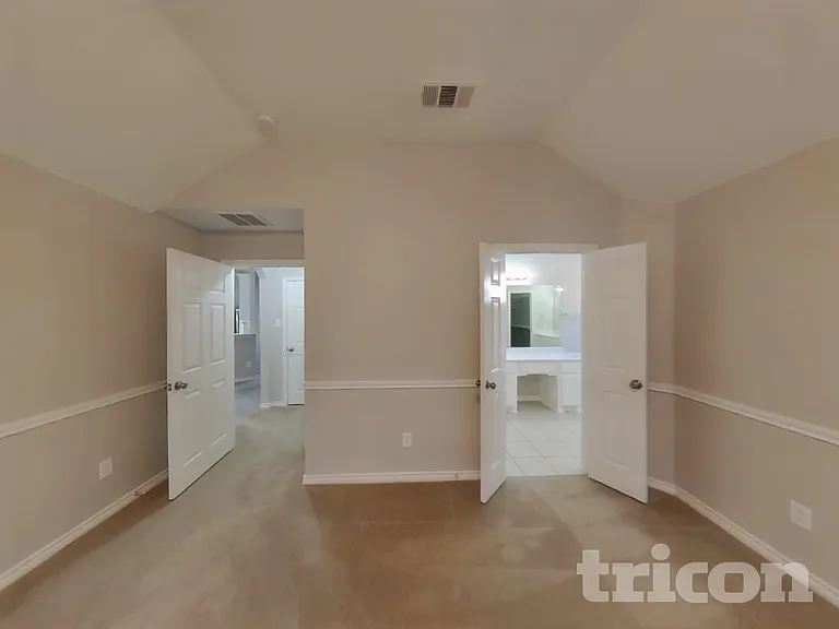 1217 Glencoe Dr — Photo 7