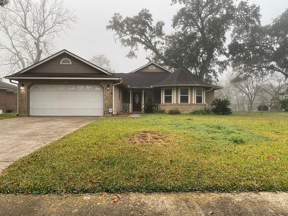 1st image of 123 Bougainvillea St