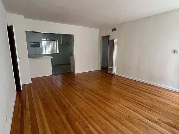 4th image of 2301 N Naomi St #B