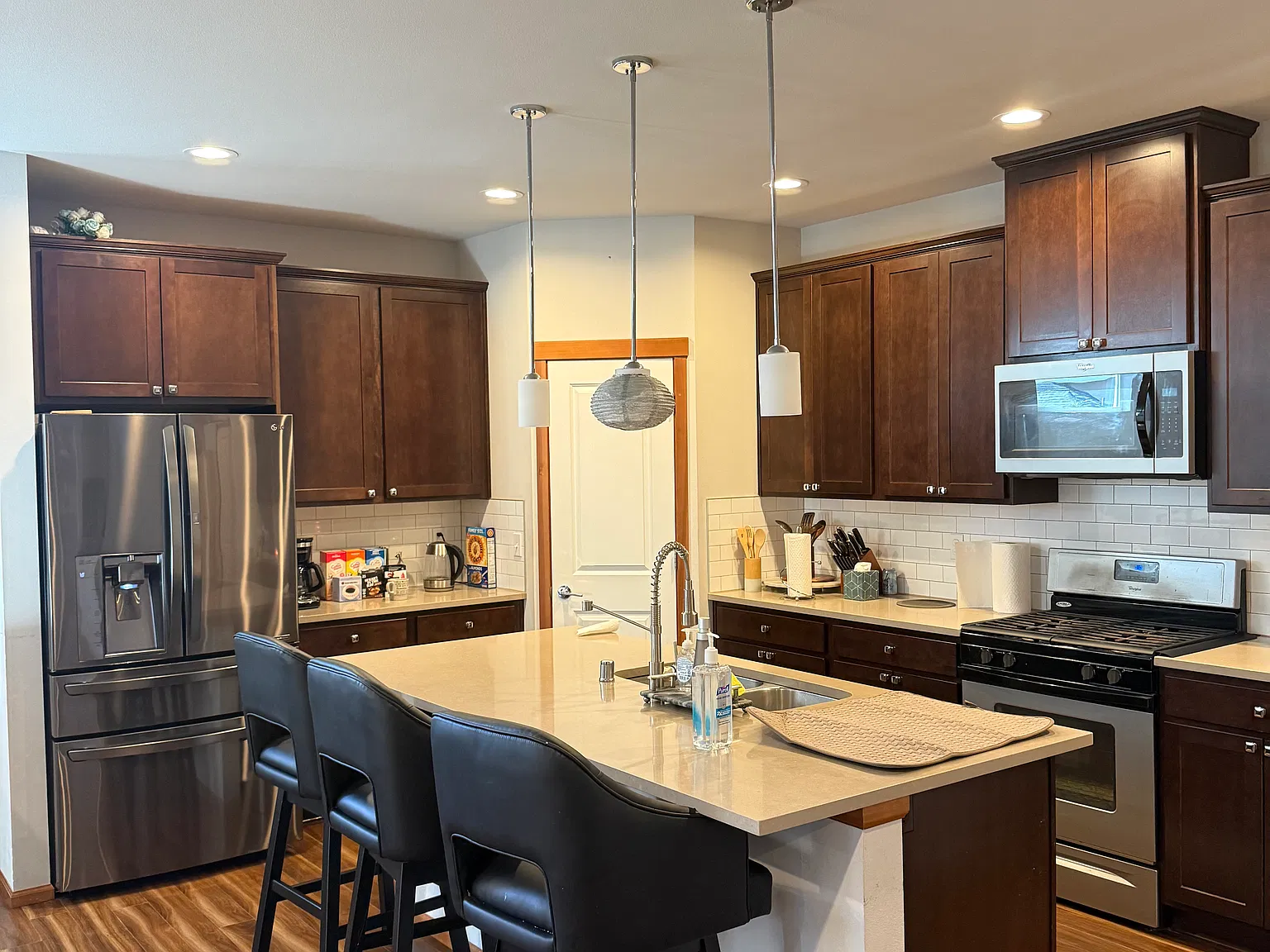 5 bed, 2866 sqft, $5,350 — Photo 4