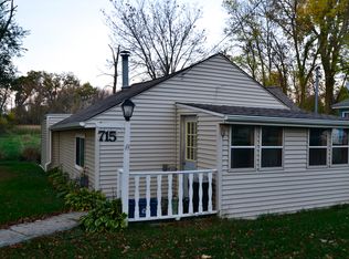 715 E Wisconsin Ave, Pewaukee, WI 53072