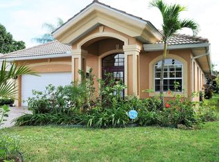 608 110th Ave N, Naples, FL 34108