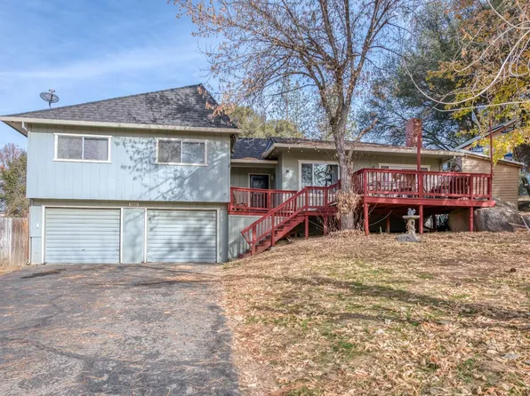 48251 White Oak Dr, Oakhurst, CA 93644