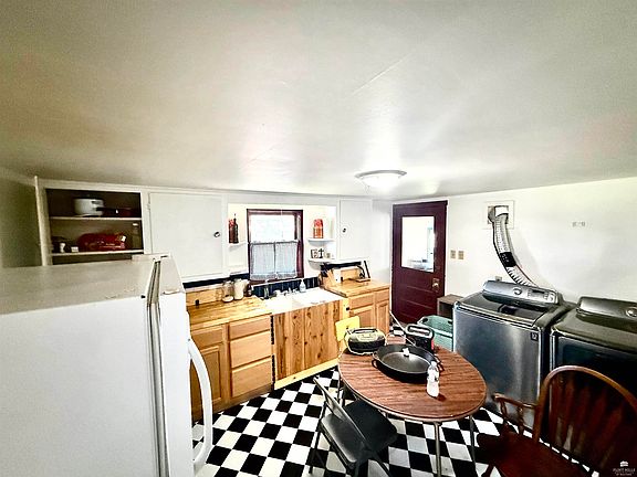 3rd image of 1012 W 12th St