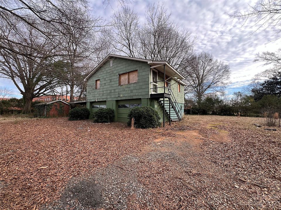 2nd image of 4625 Dogwood Pl