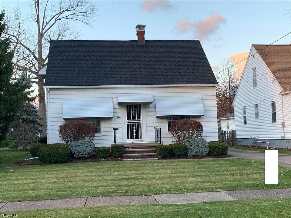 1st image of 916 W 29th St