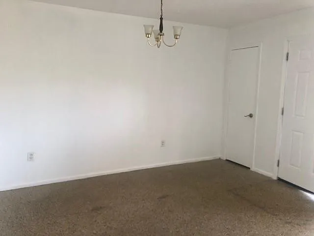 2 bed, 1.0 bath, 989 sqft, $1,200 — Photo 4