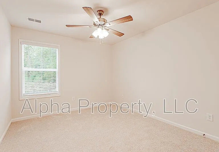 147 Clingstone Trl — Photo 12