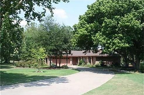 1st image of 11 Willow Dr