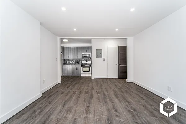 Rented by LIX Real Estate LLC | media 1