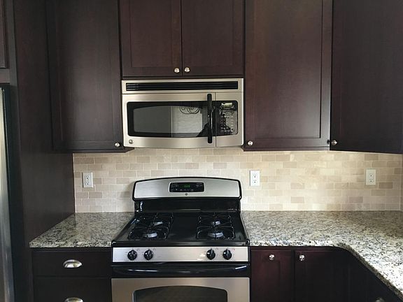 3rd image of 2121 Mercedes Dr
