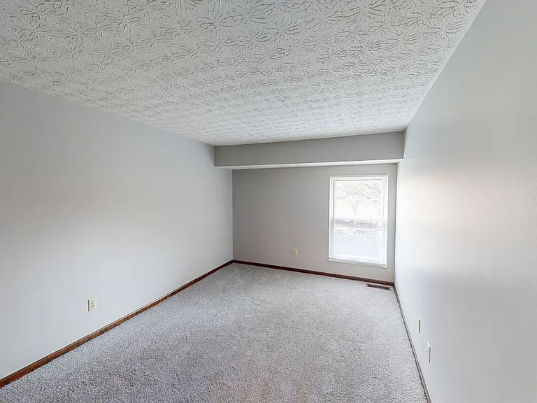5123 Delancey St — Photo 32