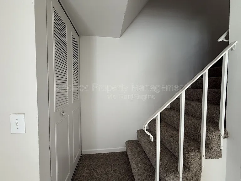 809 Denton Cir — Photo 20