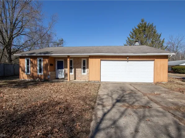 664 E College St, Oberlin, OH 44074