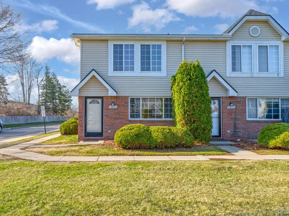 29857 Cathy Ln, Chesterfield, MI 48047