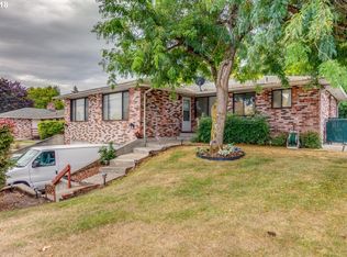 805 NW 99th St, Vancouver, WA 98665