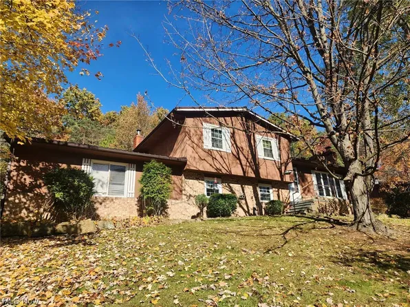 3259 Salineville Rd NE, Carrollton, OH 44615