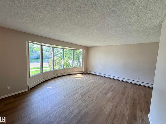 3rd image of 5226 47th Ave