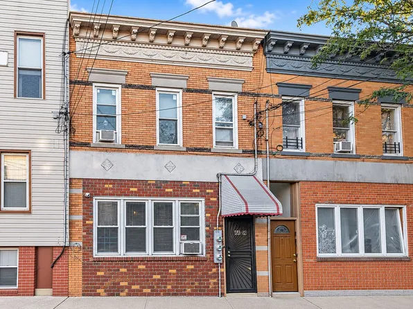 6814 60th St, Ridgewood, NY 11385