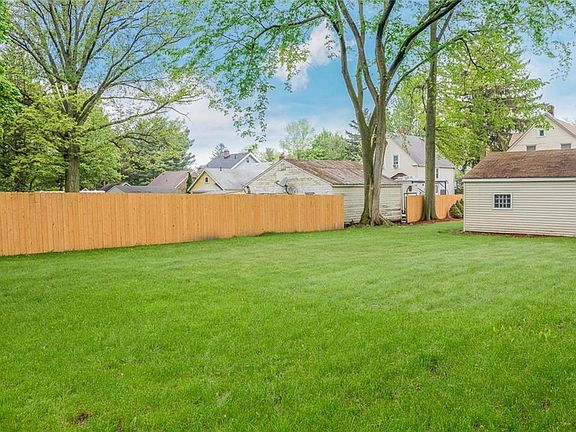 3rd image of 17803 Larchwood Ave
