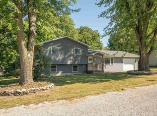 725 Bunker Dr, Warsaw, IL 62379