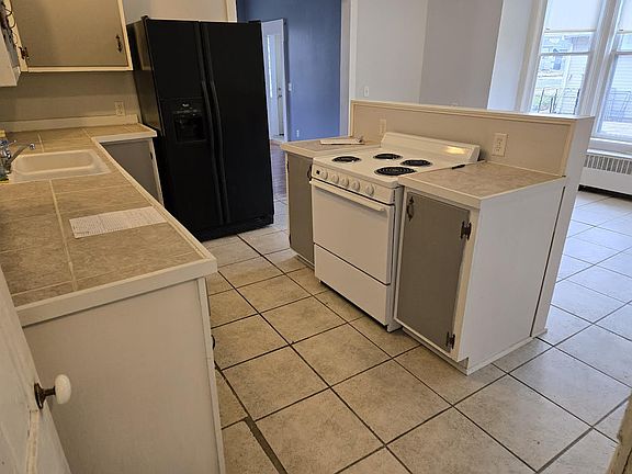 4th image of 321 N Spring St #1