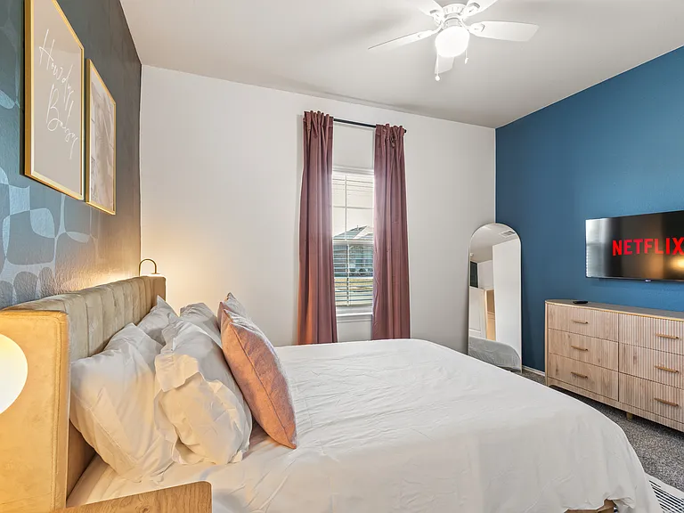 2431 Sutton Hollow Ct — Photo 14