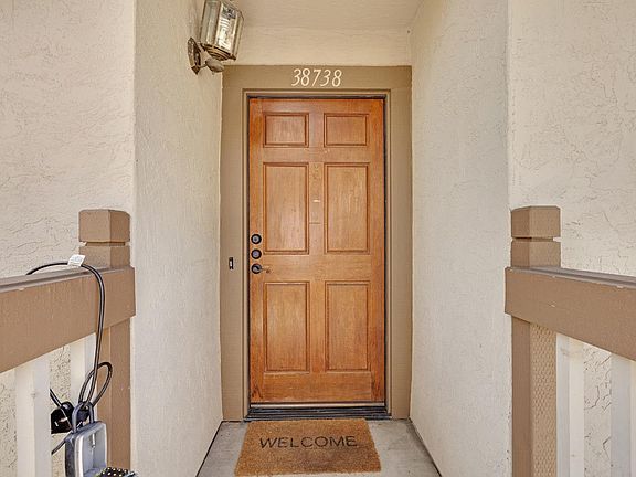 2nd image of 38738 Huntington Cir