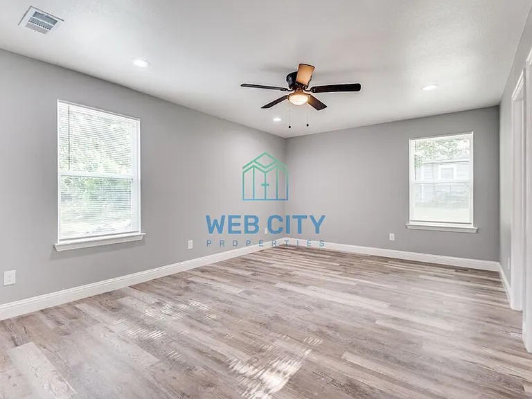 9214 Metz Ave — Photo 6