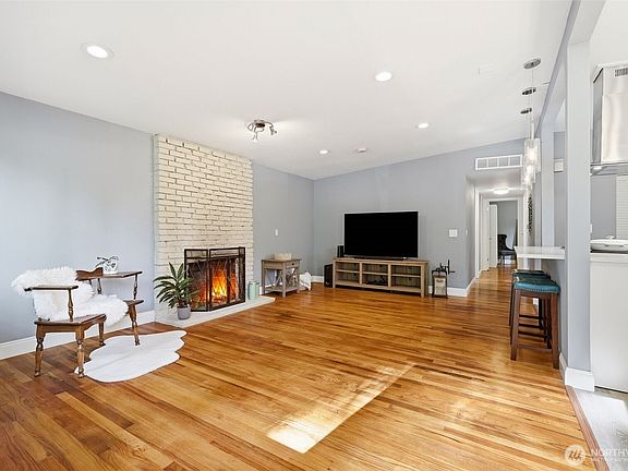 5th image of 30449 2nd Avenue S