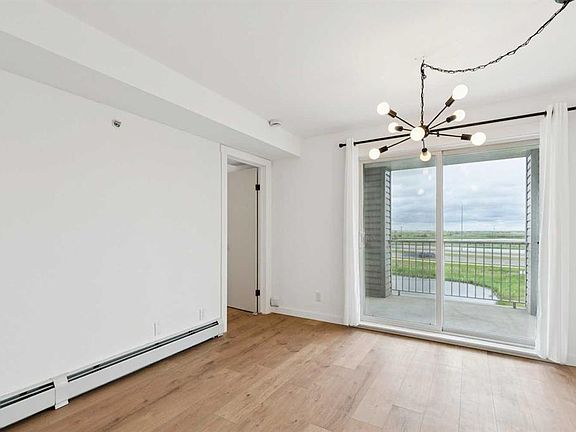 4th image of 1620 N 70th St SE #3404