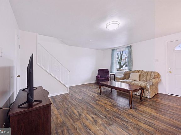 4th image of 631 Darby Rd